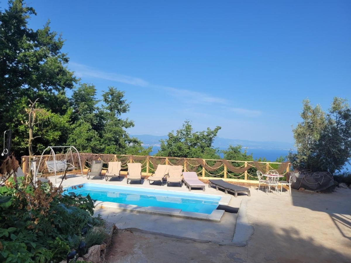 Apartments Chiara Mit Meerblick Und Pool Und Jacuzzi Lovran Exterior foto