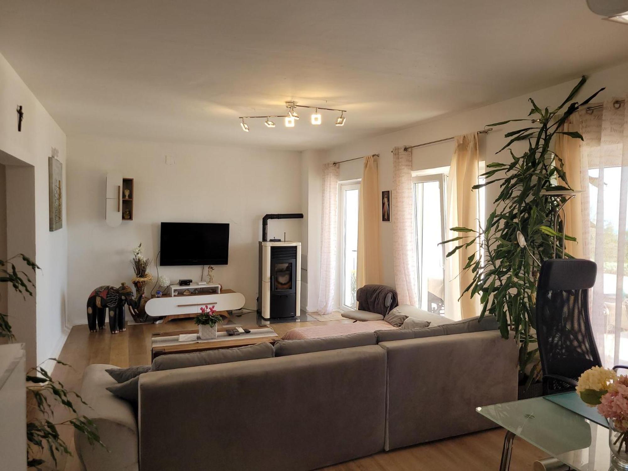 Apartments Chiara Mit Meerblick Und Pool Und Jacuzzi Lovran Exterior foto